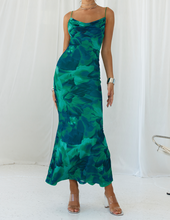 Carregar imagem no visualizador da galeria, Calista Green Bloom Cowl Neck Slip Maxi Dress