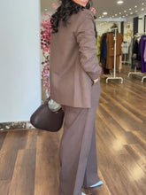 Load image into Gallery viewer, Pink Elegant and Modern Two-piece Suit