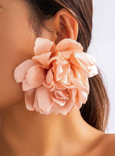 Carregar imagem no visualizador da galeria, Floral Earrings