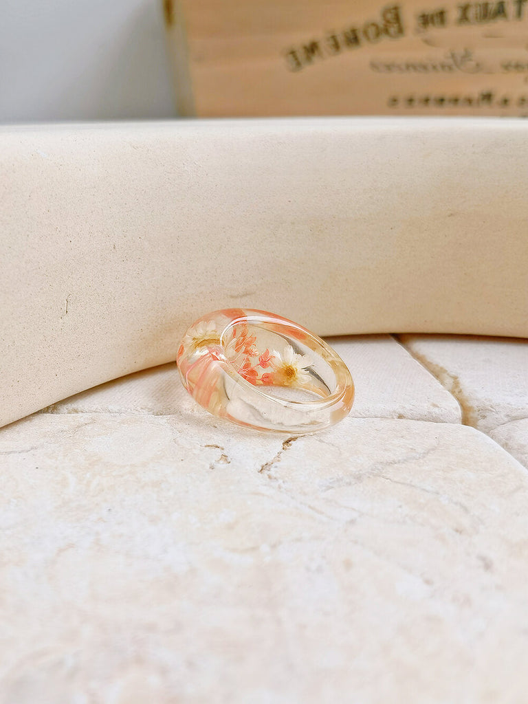 White Daisy Oval Resin Ring