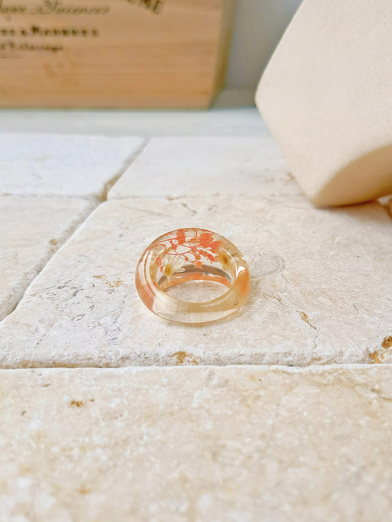 White Daisy Oval Resin Ring