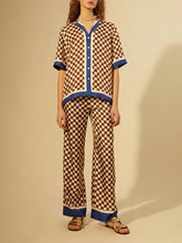 Laden Sie das Bild in den Galerie-Viewer, Unique Checkerboard Print Blue Stripe Splicing Loose Elastic Pants