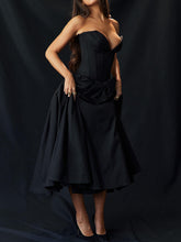 Carica l&#39;immagine nel visualizzatore di Gallery, Black Strapless Midi Dress