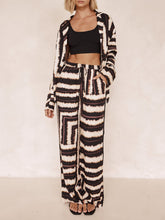 Carica l&#39;immagine nel visualizzatore di Gallery, Signature Strip Textured Chocolate Print Baggy Pants