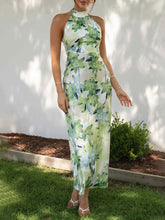 Carica l&#39;immagine nel visualizzatore di Gallery, Floral Print Halter Backless Flowy Vacation Maxi Dresses