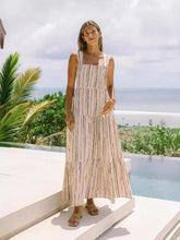 Carregar imagem no visualizador da galeria, Elastic Shirring Back Beige And Black Print Maxi Dress