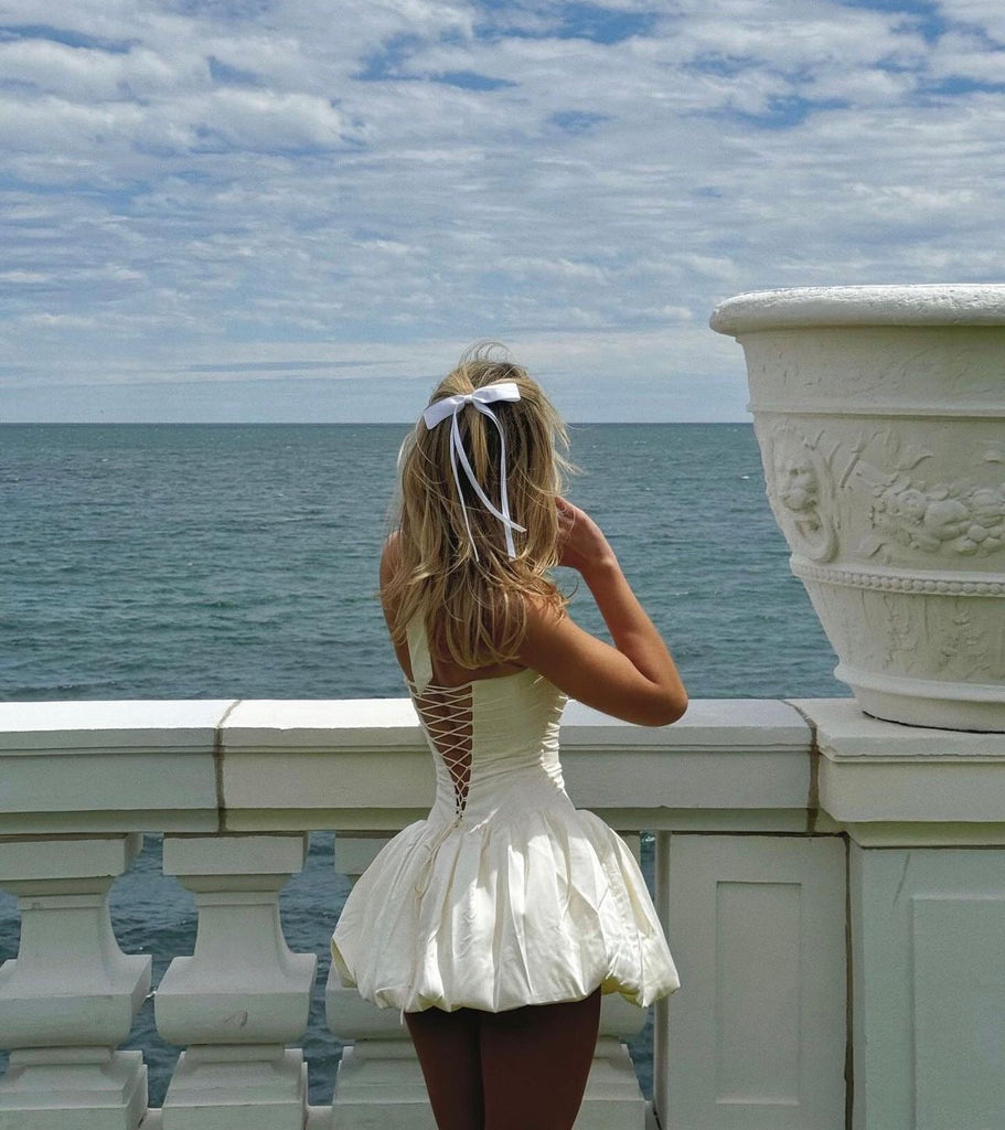 aikergood  Ibiza White Bubble Hem Lace Up Halterneck Corset