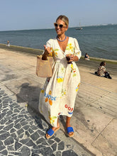 Carregar imagem no visualizador da galeria, UNIQUE HOLIDAY FOLK FLORAL PRINT PUFF SLEEVE MIDI DRESS