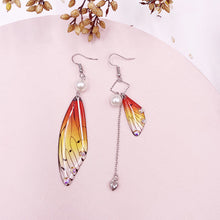 Laden Sie das Bild in den Galerie-Viewer, Butterfly Wing Orange Gold Foil Cicada Wing Tassel Earrings