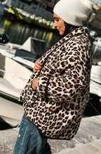 Load image into Gallery viewer, Leopard Print Quilted Jacket