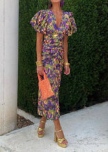 Carica l&#39;immagine nel visualizzatore di Gallery, Stylish and Vibrant Dress