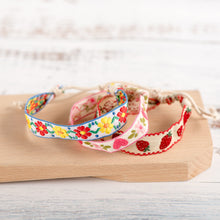 Görseli Galeri görüntüleyiciye yükleyin, Adjustable Handmade Macrame Rope Woven Bracelet