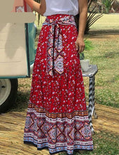 Laden Sie das Bild in den Galerie-Viewer, Flowers Boho Chic Print Maxi Skirt